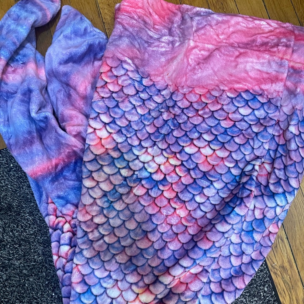 Pink and Purple Mermaid Blanket